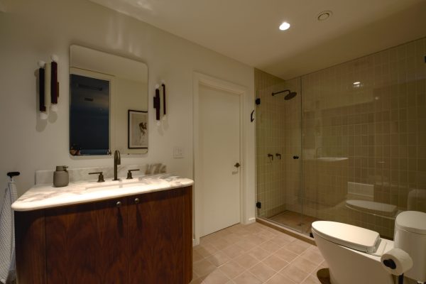 Driftwood Studio Inc - Raleigh Pruett - The Bay Haven Project - 36 - Guest Bath 2